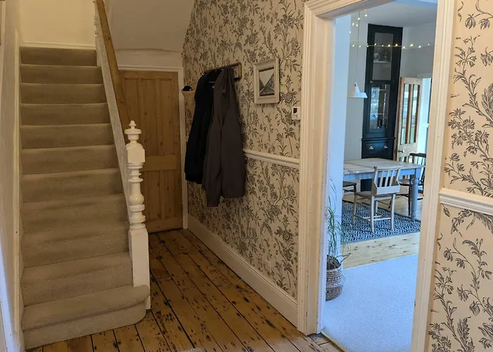 Charming 3-bedroom House In With Garden - Perfect For Families Holiday home