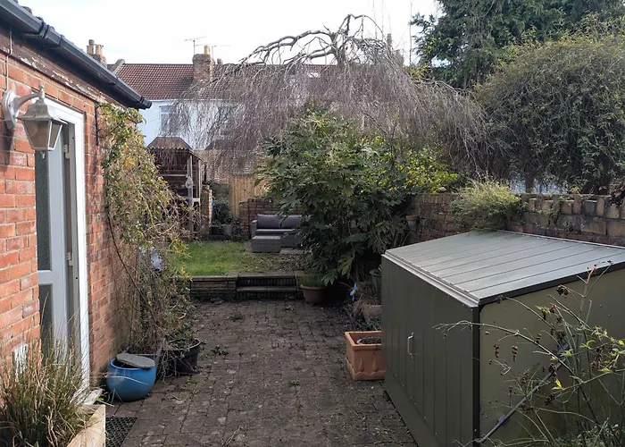 Charming 3-bedroom House In With Garden - Perfect For Families Holiday home Bristol