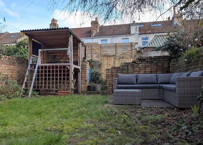 Prázdninový dům Charming 3-bedroom House In With Garden - Perfect For Families Bristol
