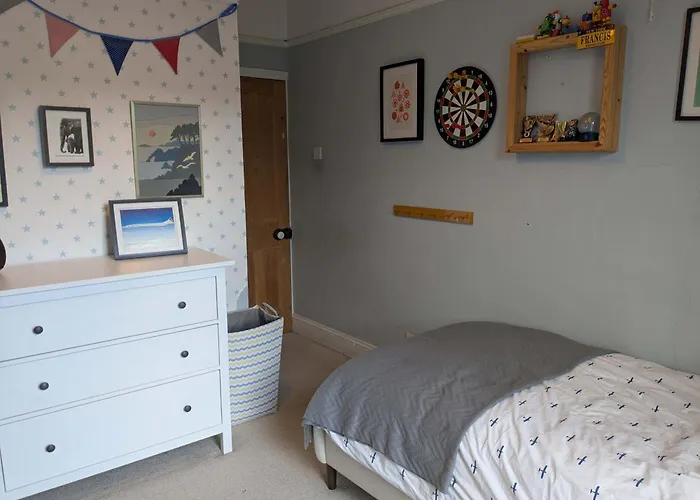 Charming 3-bedroom House In With Garden - Perfect For Families Holiday home