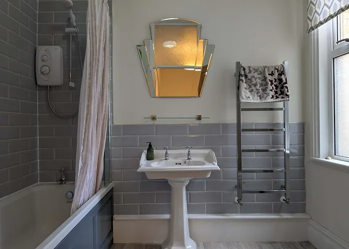 Charming 3-bedroom House In With Garden - Perfect For Families Prázdninový dům *