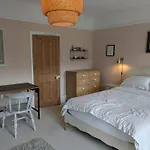 Charming 3-bedroom House In With Garden - Perfect For Families Bristol