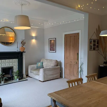 Charming 3-bedroom House In With Garden - Perfect For Families Bristol